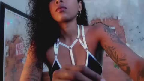 kelly__thomson online show from January 19, 10:17 pm