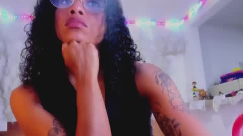 kelly__thomson online show from February 12, 12:48 am