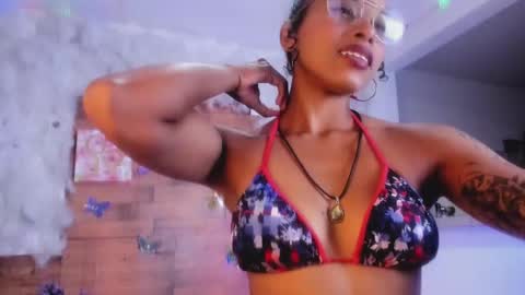 kelly__thomson online show from February 18, 10:14 pm