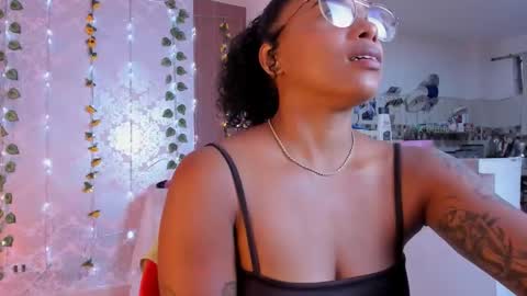 kelly__thomson online show from January 17, 10:46 pm