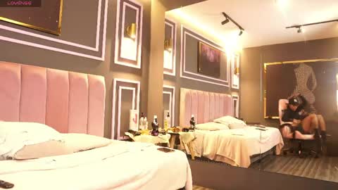 kelly__thomson online show from April 16, 12:50 pm