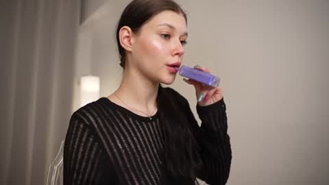  KELLY  online show from January 8, 1:52 pm