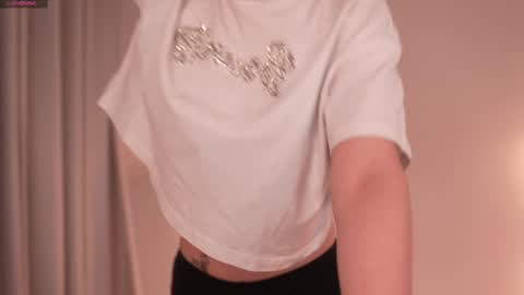  KELLY  online show from February 8, 2:27 pm