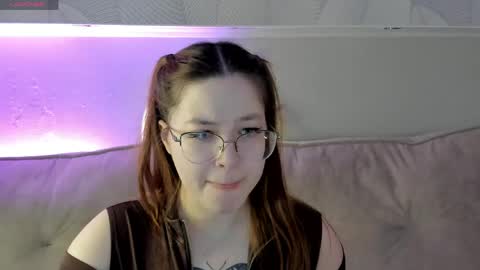 Kelly Mon-Day 12AM-5PM Tue-12AM-5PM Wed-DAY OFF Thu-12AM-5PM Fri-12AM-5PM Sat-12AM-5PM Sun-DAY OFF online show from May 10, 11:54 pm