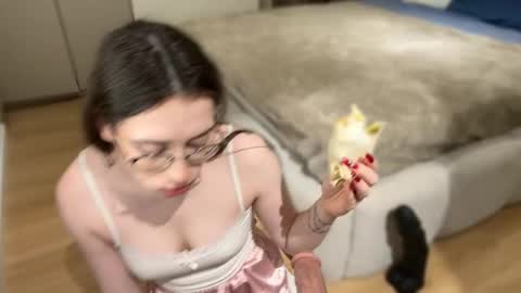 Snapshot of kellyberry__ chatting on December 3, 5:11 pm Kelly online show from December 3, 5:11 pm