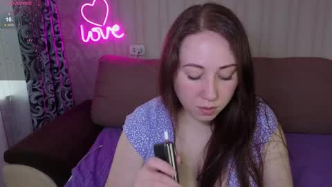 kellycrystall online show from April 15, 6:09 am