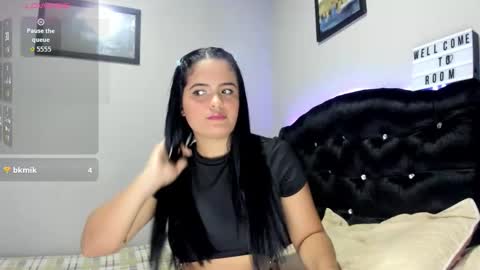 kellyMillian  online show from September 18, 6:54 pm