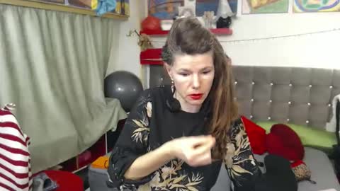 kelly online show from March 7, 12:18 am