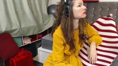 kelly online show from March 8, 2:04 am