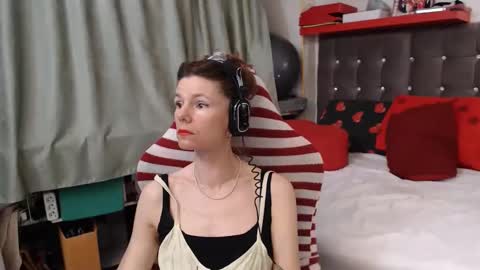 kelly online show from April 20, 11:50 pm