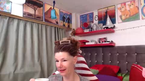 kelly online show from April 23, 2:35 am