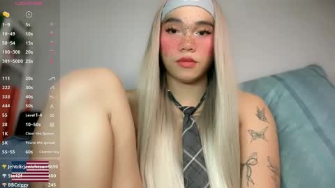 Kelly Smith online show from April 3, 9:18 am