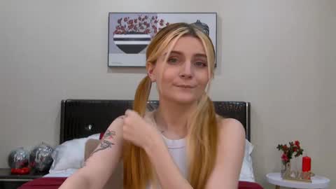 Snapshot of kellystoneys chatting on January 26, 2:41 pm Kelly Stoneys online show from January 26, 2:41 pm