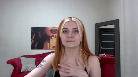 Snapshot of kellystoneys chatting on February 5, 6:04 pm Kelly Stoneys online show from February 5, 6:04 pm