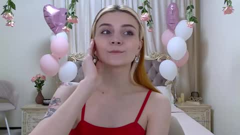 Snapshot of kellystoneys chatting on March 4, 8:38 pm Kelly Stoneys online show from March 4, 8:38 pm