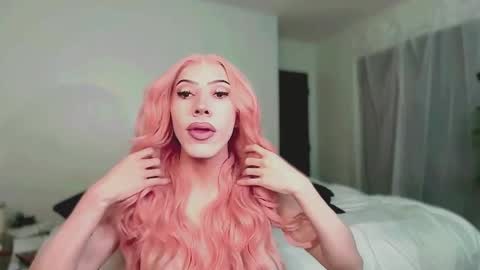 Kelsi  online show from February 15, 9:30 am