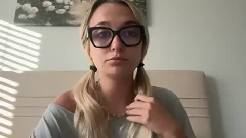 Kelsey Blu online show from April 17, 11:08 pm