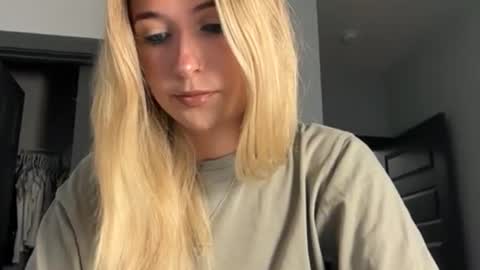 Kelsey Blu online show from July 24, 12:30 am