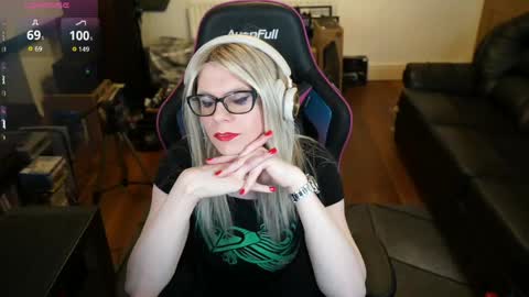 Snapshot of kelseycobalt chatting on June 5, 9:20 pm kelseycobalt online show from June 5, 9:20 pm