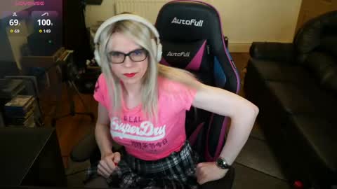 Snapshot of kelseycobalt chatting on June 6, 9:41 pm kelseycobalt online show from June 6, 9:41 pm