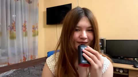 Mia online show from February 9, 5:50 pm