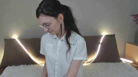 Kelsirabenold online show from March 23, 5:11 am