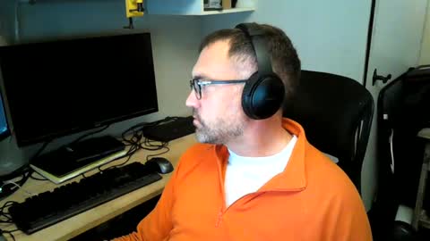 kelvin06133 online show from December 10, 9:11 pm