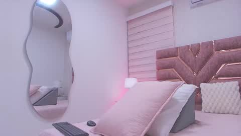 kemdall lopez online show from January 14, 3:01 am