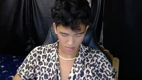 Snapshot of ken_bigcockxx chatting on March 11, 9:48 am Ken online show from March 11, 9:48 am
