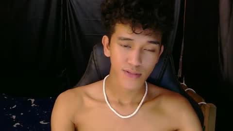 Snapshot of ken_bigcockxx chatting on March 25, 3:34 am Ken online show from March 25, 3:34 am