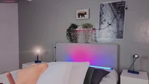   online show from November 7, 11:32 am