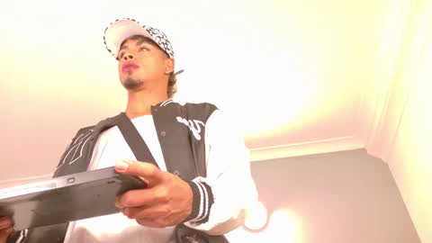   online show from March 23, 11:03 am