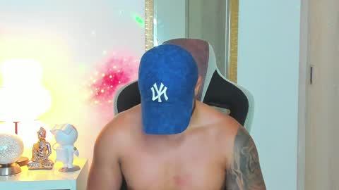 Snapshot of ken_mailik chatting on February 26, 12:49 am ken_mailik online show from February 26, 12:49 am