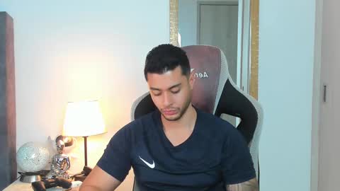 Snapshot of ken_mailik chatting on November 21, 3:05 am ken_mailik online show from November 21, 3:05 am