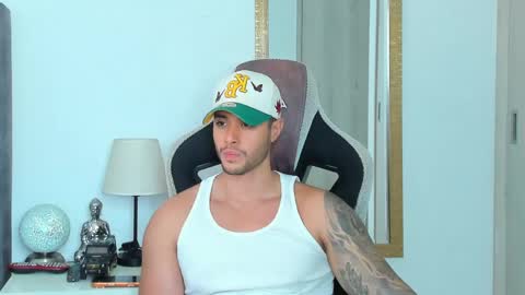 ken_mailik online show from June 7, 1:32 am