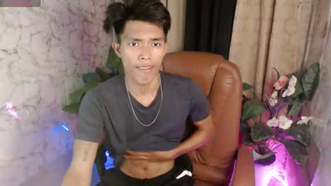 ken_minjun online show from June 9, 3:23 pm