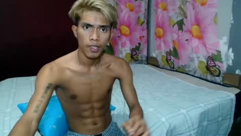 Snapshot of ken_minjun chatting on July 26, 10:44 am ken_minjun online show from July 26, 10:44 am