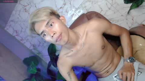 Snapshot of ken_minjun chatting on July 27, 10:44 am ken_minjun online show from July 27, 10:44 am