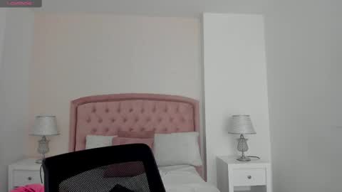 Kendall online show from October 27, 5:44 am