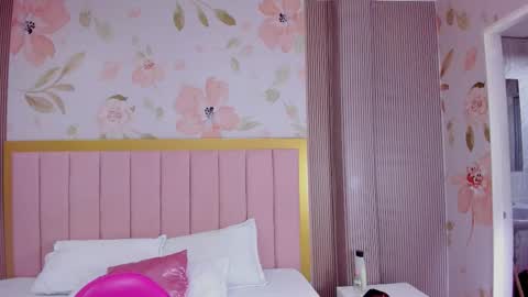 Kendall no Jenner  online show from February 1, 8:29 pm