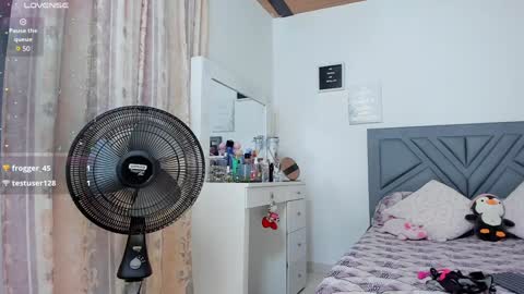 Snapshot of kendall_ewers chatting on December 17, 2:12 am Kendall ewers online show from December 17, 2:12 am