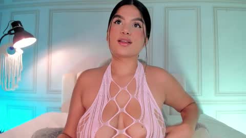 Snapshot of kendall_jonss chatting on November 3, 10:38 am online show from November 3, 10:38 am