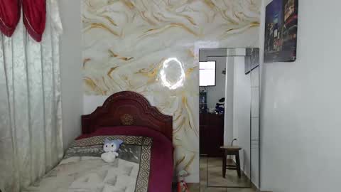 kendall  online show from March 3, 11:56 pm