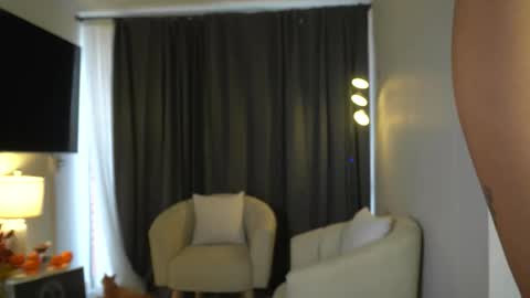 Snapshot of kendall_ruiiz chatting on October 17, 10:23 pm Andrea online show from October 17, 10:23 pm