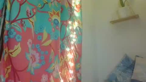 Snapshot of kendall_sweetbunny chatting on March 22, 7:45 am kendall_sweetbunny online show from March 22, 7:45 am