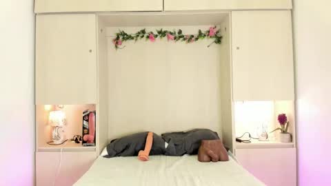 Kendal online show from December 15, 12:31 pm