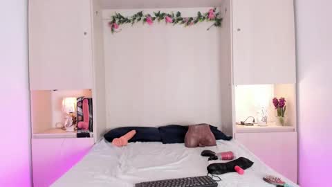 Kendal online show from January 6, 12:20 pm