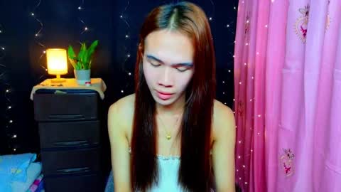 Kendall  online show from February 11, 4:56 pm