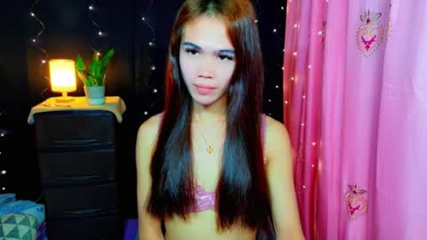 Kendall  online show from February 12, 6:47 pm