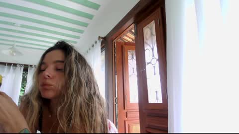 Snapshot of kendalltyler chatting on December 22, 9:33 am kendall online show from December 22, 9:33 am